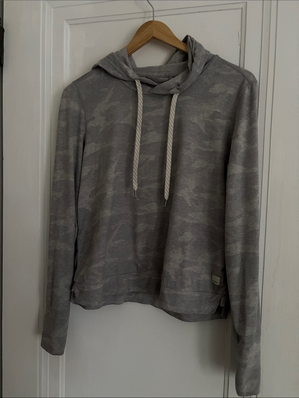 Vuori Women’s Essential Halo Hoodie in Pale Heather Camo